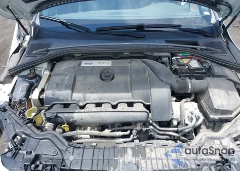 2015 Volvo S60 T6 R-Design Platinum из США, поврежденный, VIN YV1902TS7F1345877